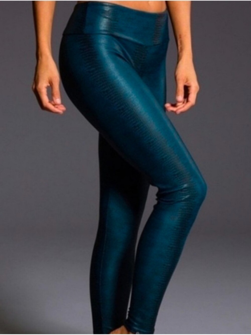 Onzie Teal Blue Animal Print Patterned Leggings